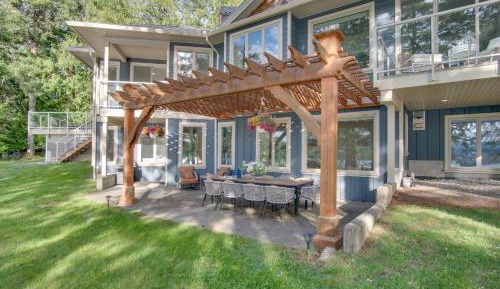 Four-Bedroom Deluxe Home - Oceanfront