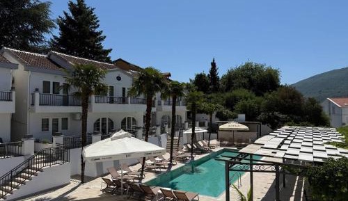 Family Lux Apartment with Terrace and Sea View