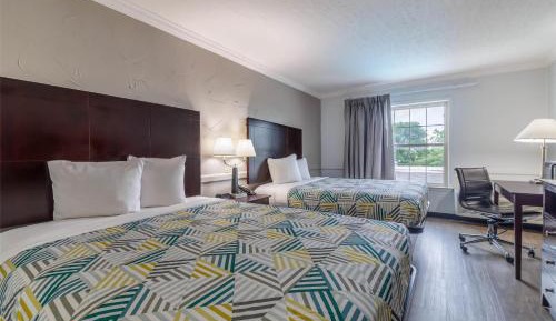 Queen Room with Two Queen Beds - Non-Smoking