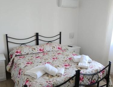 Double or Twin Room with Shared Bathroom
