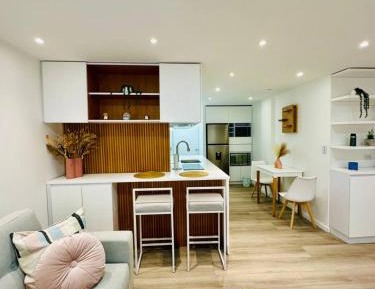 Deluxe One-Bedroom Apartment