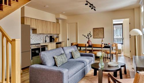 Three-Bedroom Apartment with Three Queen Beds and Sofa Bed