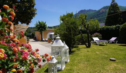 Double or Twin Room with Garden View