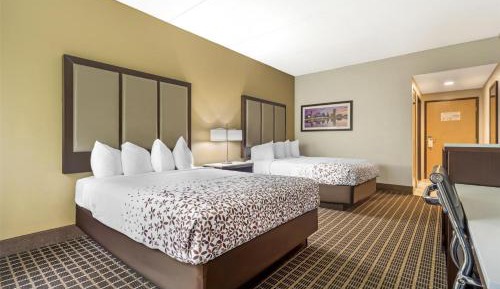Queen Room with Two Queen Beds - Non Smoking