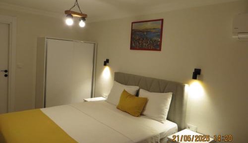 One-Bedroom Apartment with City View
