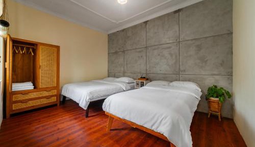 Triple Room with Shared Bathroom