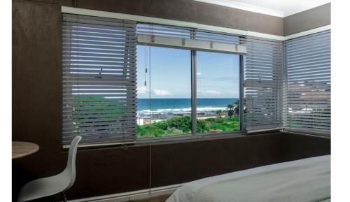 Deluxe King Room with Sea View