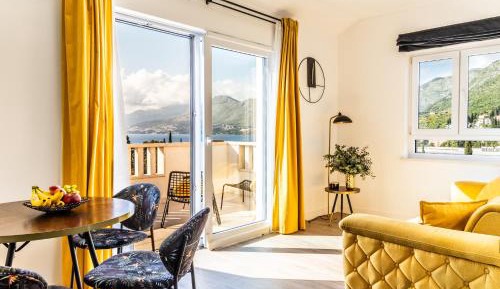 One-Bedroom Apartment - Sea Side