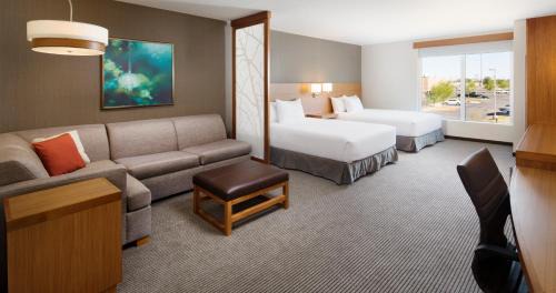 Queen Room with Two Queen Beds, Sofa Bed and Accessible Tub