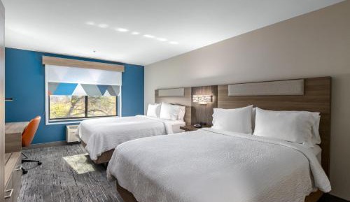 Queen Suite with Two Queen Beds