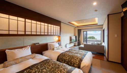 Twin Room with Private Bathroom
