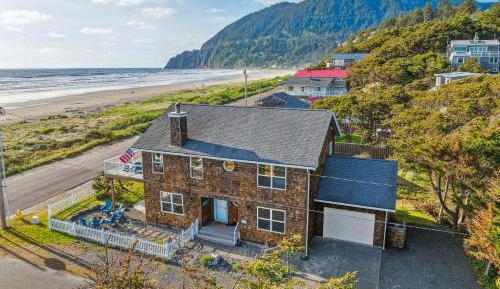 Four-Bedroom Holiday Home