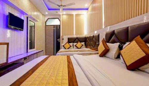 Deluxe Family Room