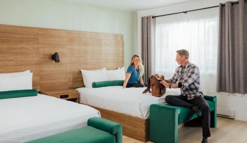 Deluxe Queen Suite