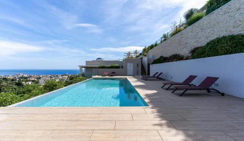 Two-Bedroom Apartment with Sea View