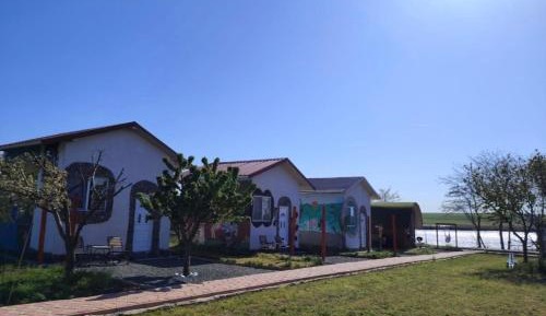 Villa with Garden View