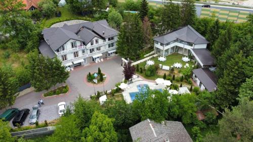 Three Bedroom Apartment