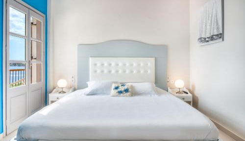 Family Room with Side Sea View