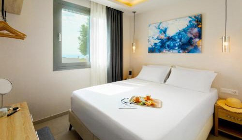 Superior Seaview Two-Bedroom Apartment