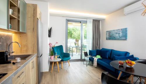 Deluxe Sea View Apartment  