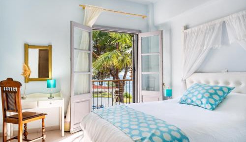 Classic Double Room with Side Sea View