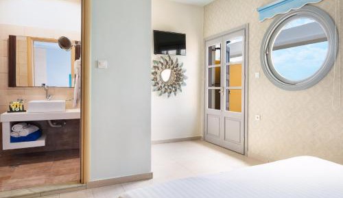 Double Room with Terrace and Sea View  