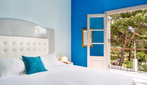 Superior Double Room with Side Sea View