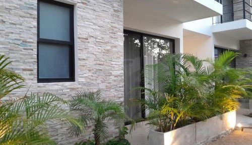 Apartment with Garden View