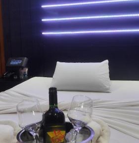 Deluxe Suite with Spa Bath