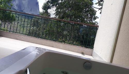 Deluxe Suite with Spa Bath