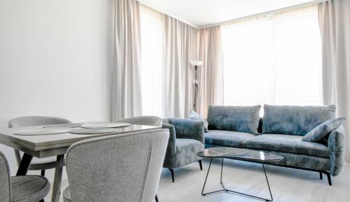 One-Bedroom Apartment with Balcony