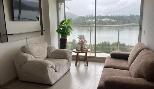 Three-Bedroom Apartment with Lake View