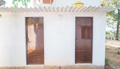 10-Bed Mixed Dormitory Room