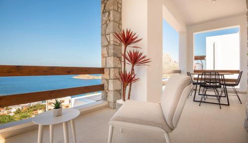 Deluxe Suite with Sea View