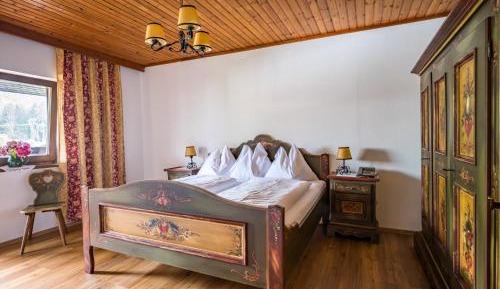 Suite with Mountain View