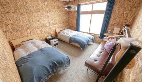 Twin Room with Shared Bathroom