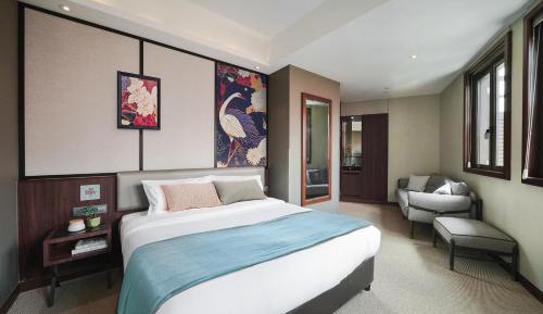 Queen Suite