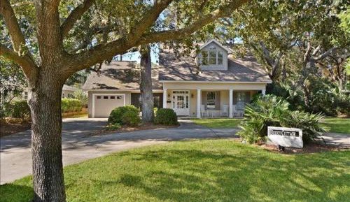 Four-Bedroom Holiday Home
