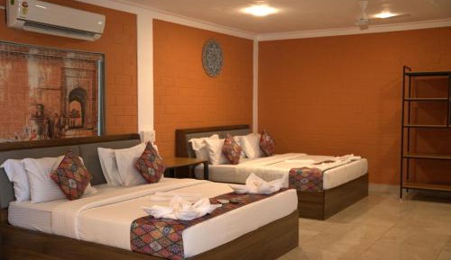 Suite with Pool View