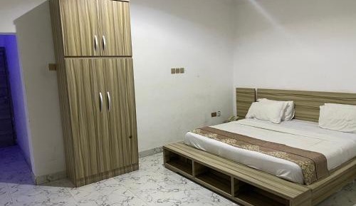 Deluxe King Suite