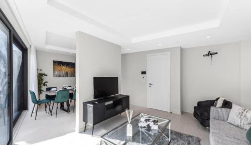 Five-Bedroom Premium Apartment