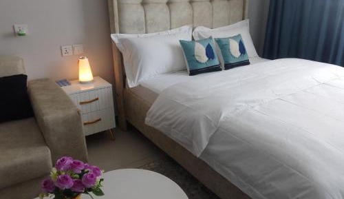 Superior One-Bedroom Apartment