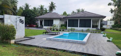 Deluxe Villa