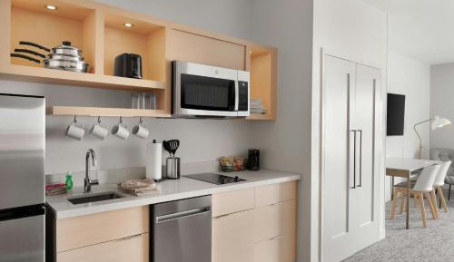 Queen Studio Suite with Sofa Bed - Hearing Accessible