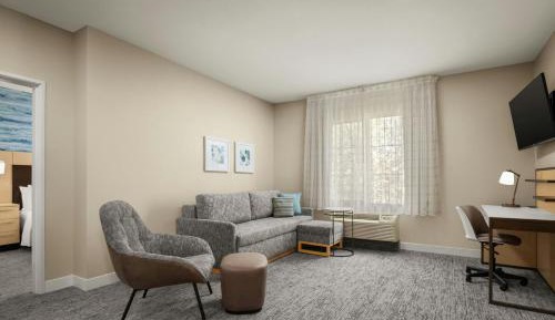 One-Bedroom King Suite with Sofa Bed and Adapted Tub - Mobility and Hearing Accessible