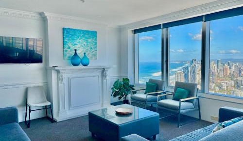 Four-Bedroom Luxury Apartment