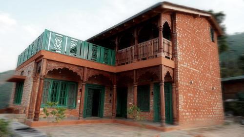 Deluxe Double Room (2 Adults + 1 Child)