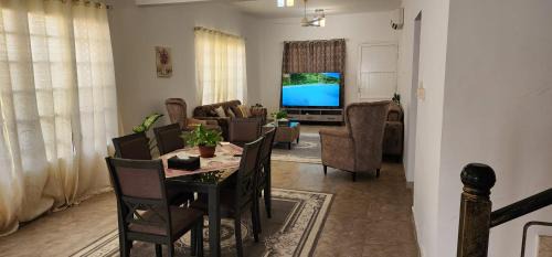 Quadruple Room with Private Bathroom