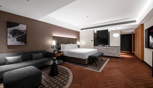 Deluxe King Room