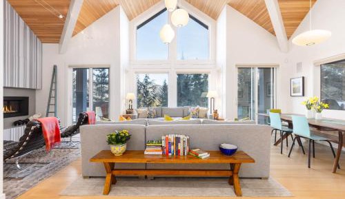 Four-Bedroom Holiday Home